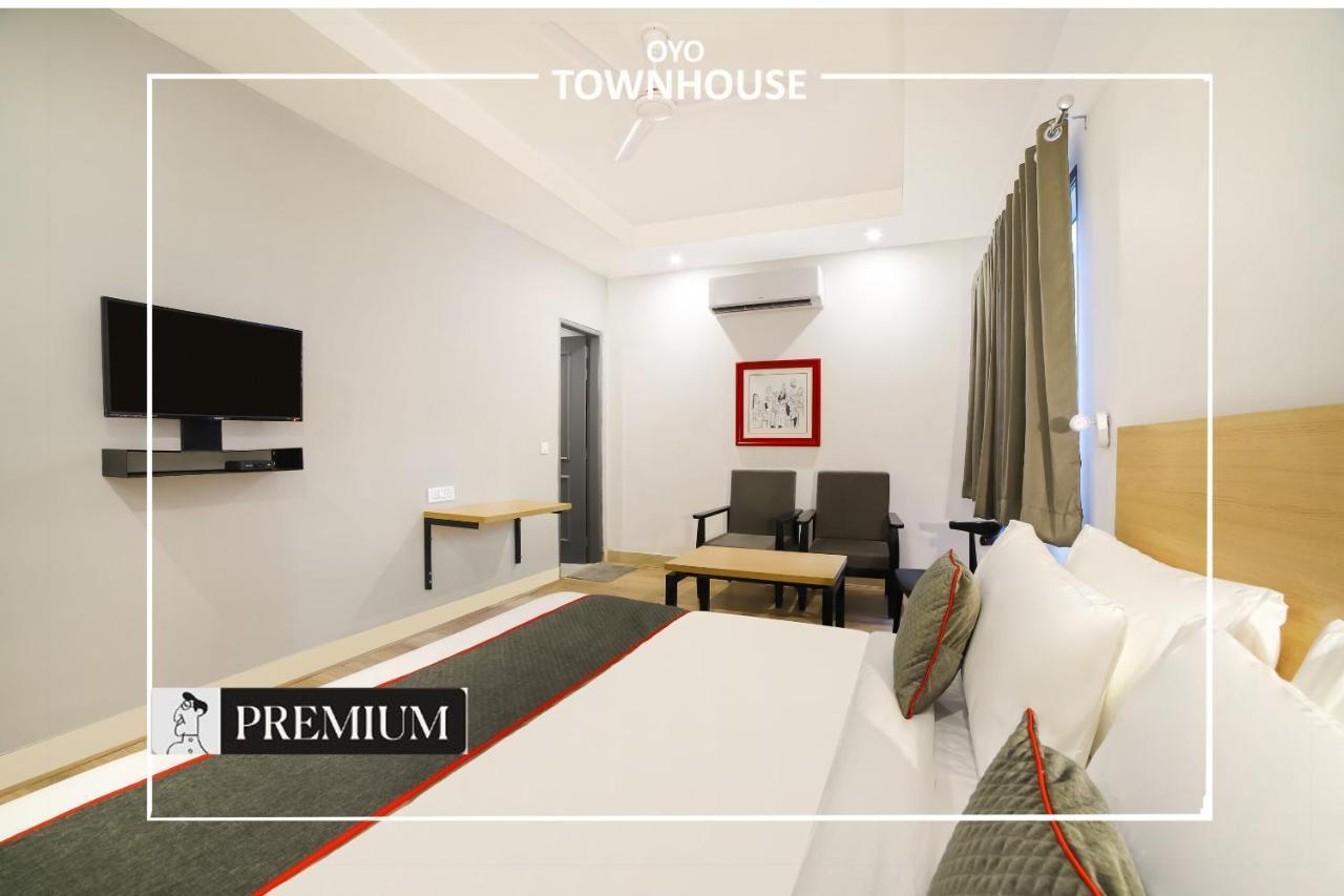 Oyo Townhouse 120 Shushant Lok Gurgaon Exterior foto