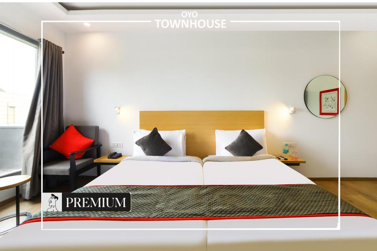 Oyo Townhouse 120 Shushant Lok Gurgaon Exterior foto