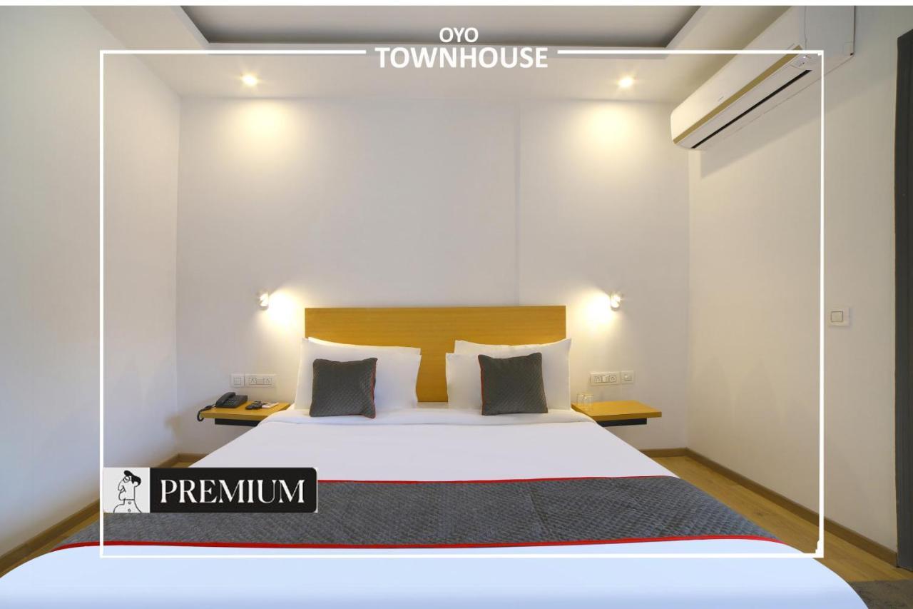 Oyo Townhouse 120 Shushant Lok Gurgaon Exterior foto