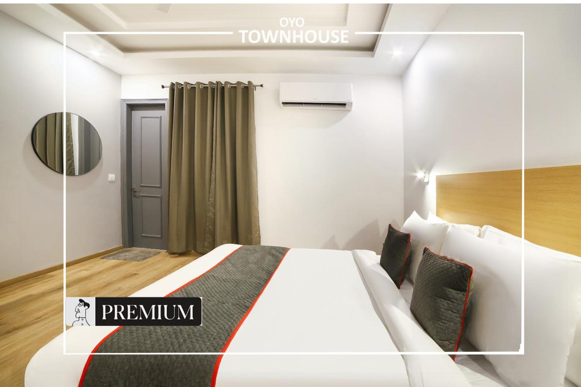 Oyo Townhouse 120 Shushant Lok Gurgaon Exterior foto
